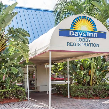 Days Inn By Wyndham West Palm Beach Eksteriør bilde
