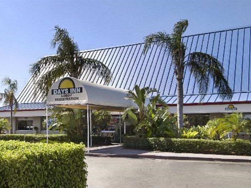 Days Inn By Wyndham West Palm Beach Eksteriør bilde