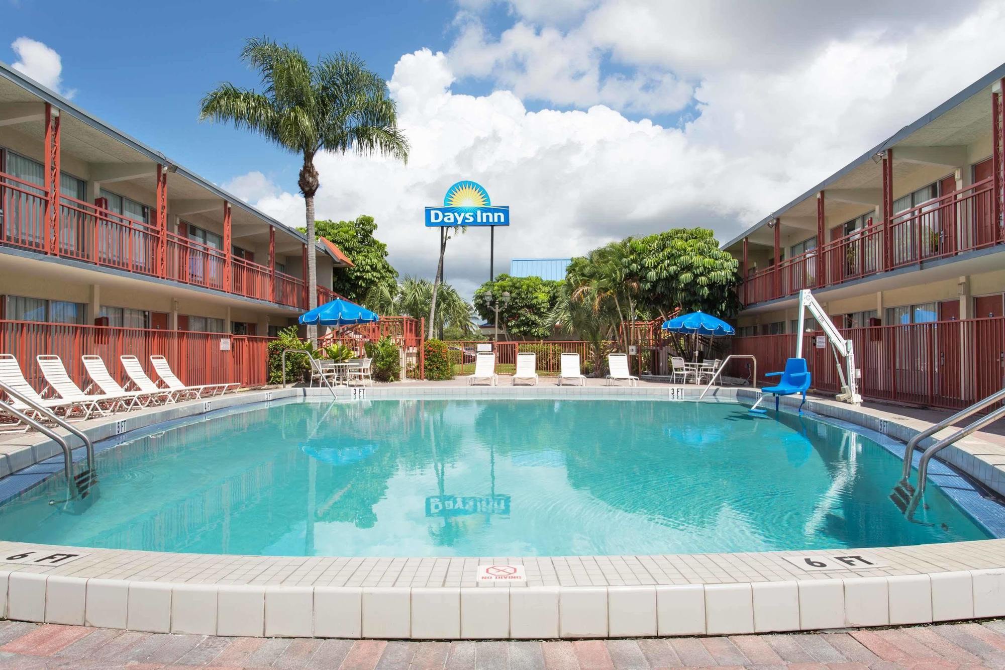 Days Inn By Wyndham West Palm Beach Eksteriør bilde